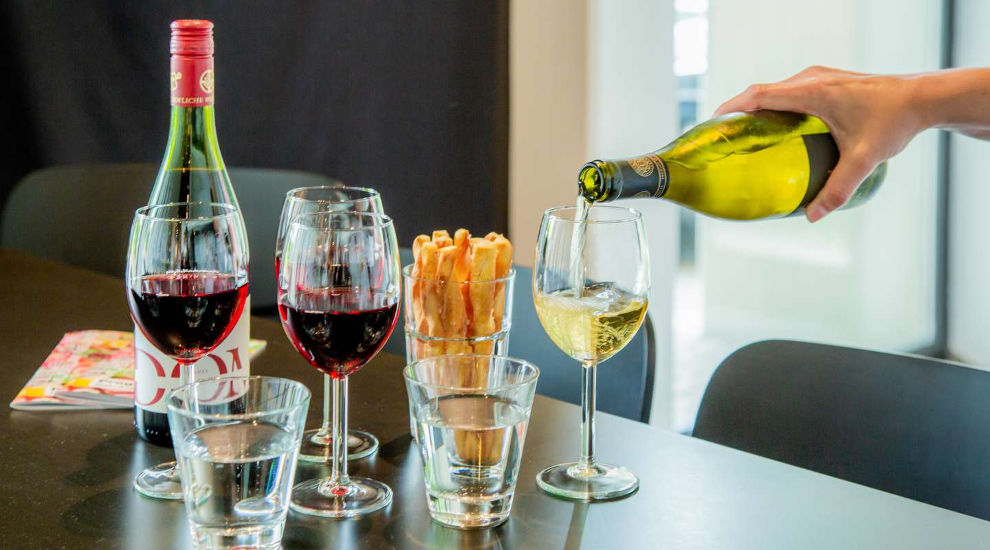 Gl&auml;ser mit Wein